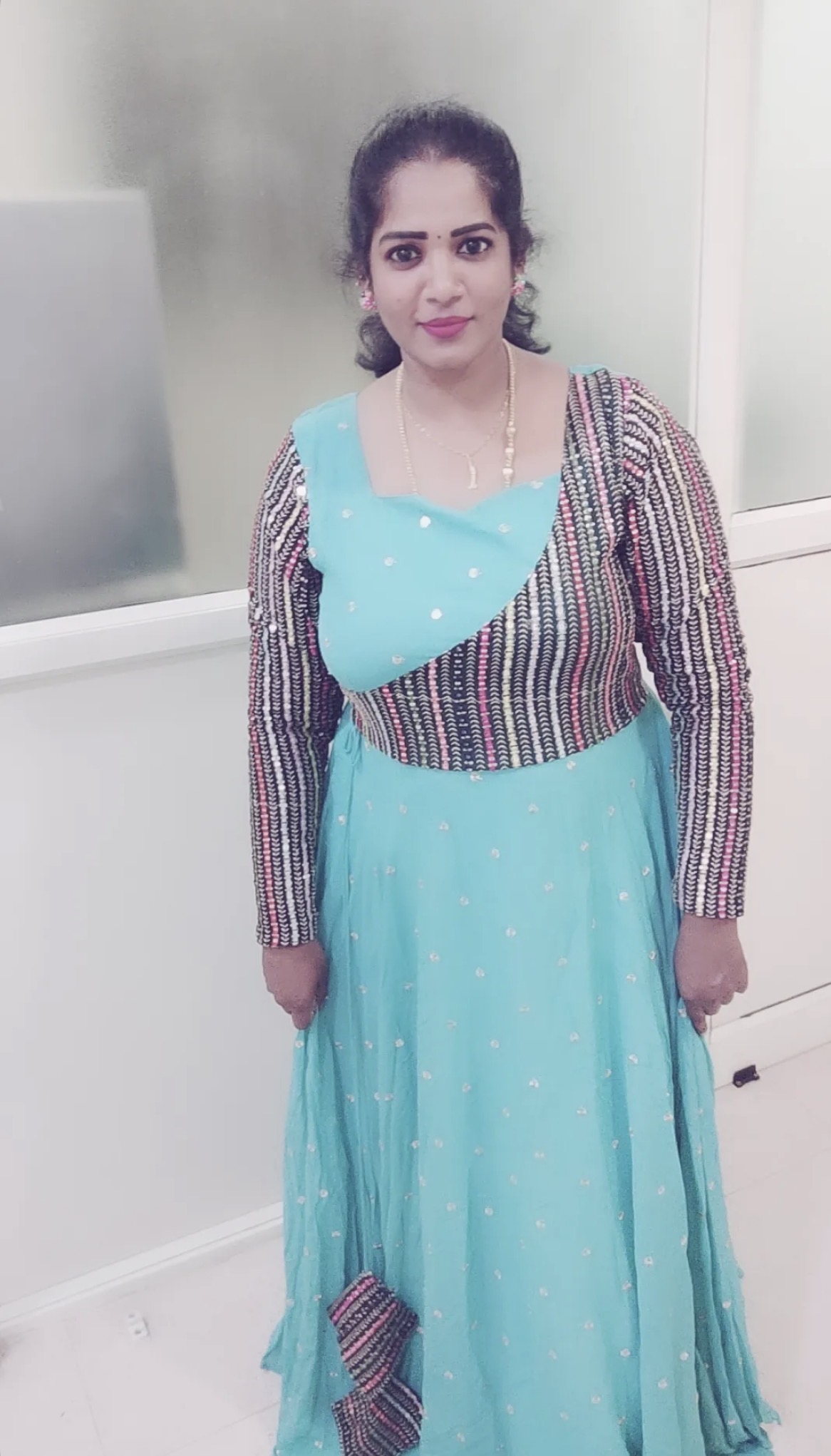 Selvi in blue